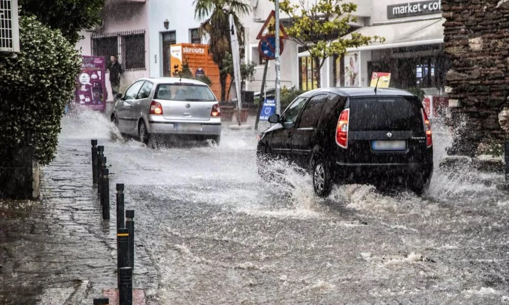 Καιρός: Καταιγίδες τις επόμενες ώρες σε πολλές περιοχές της χώρας